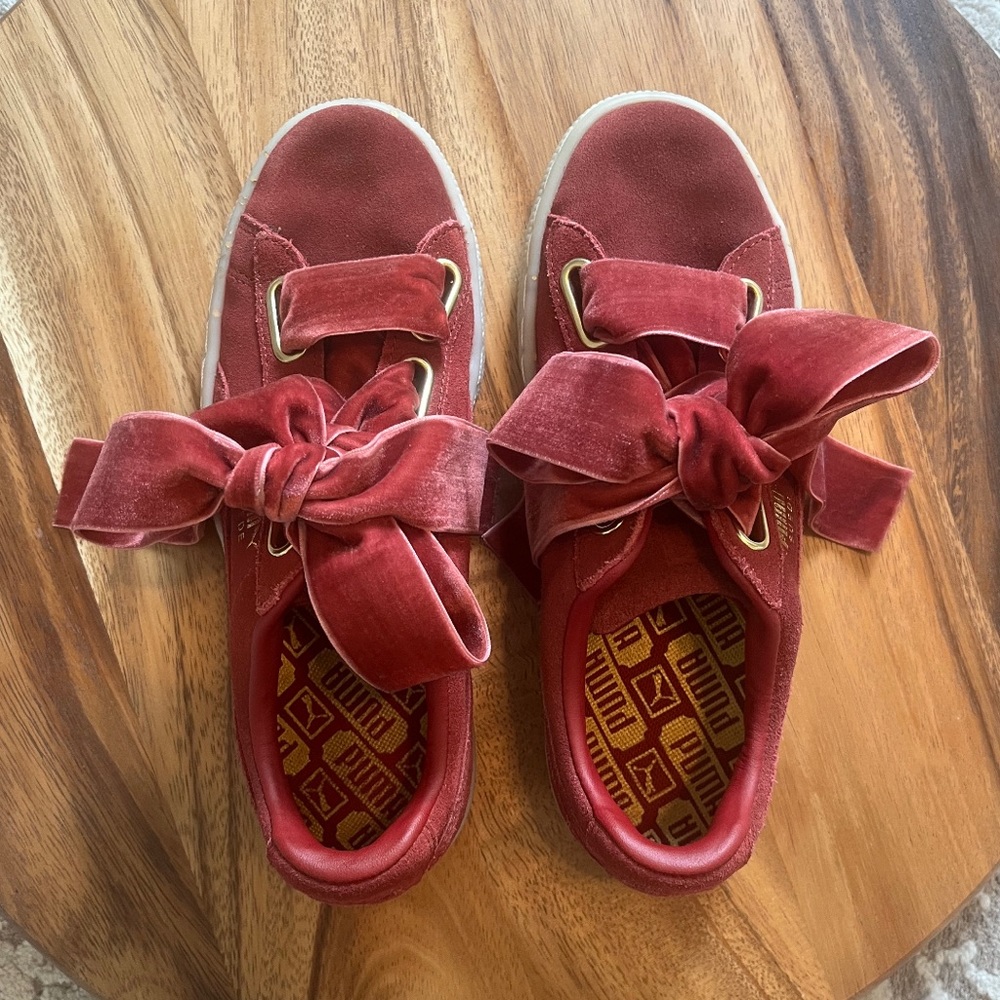 Puma-Suede Heart Velvet Lace Shoes, 6.5